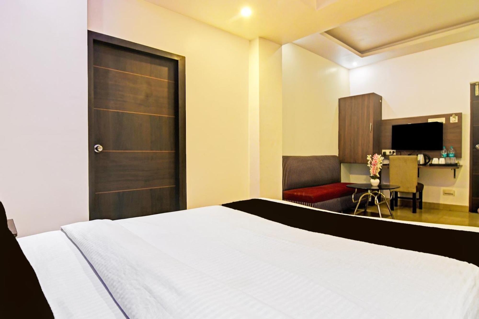 Super Hotel O Baguiati Nager Bazaar Buitenkant foto