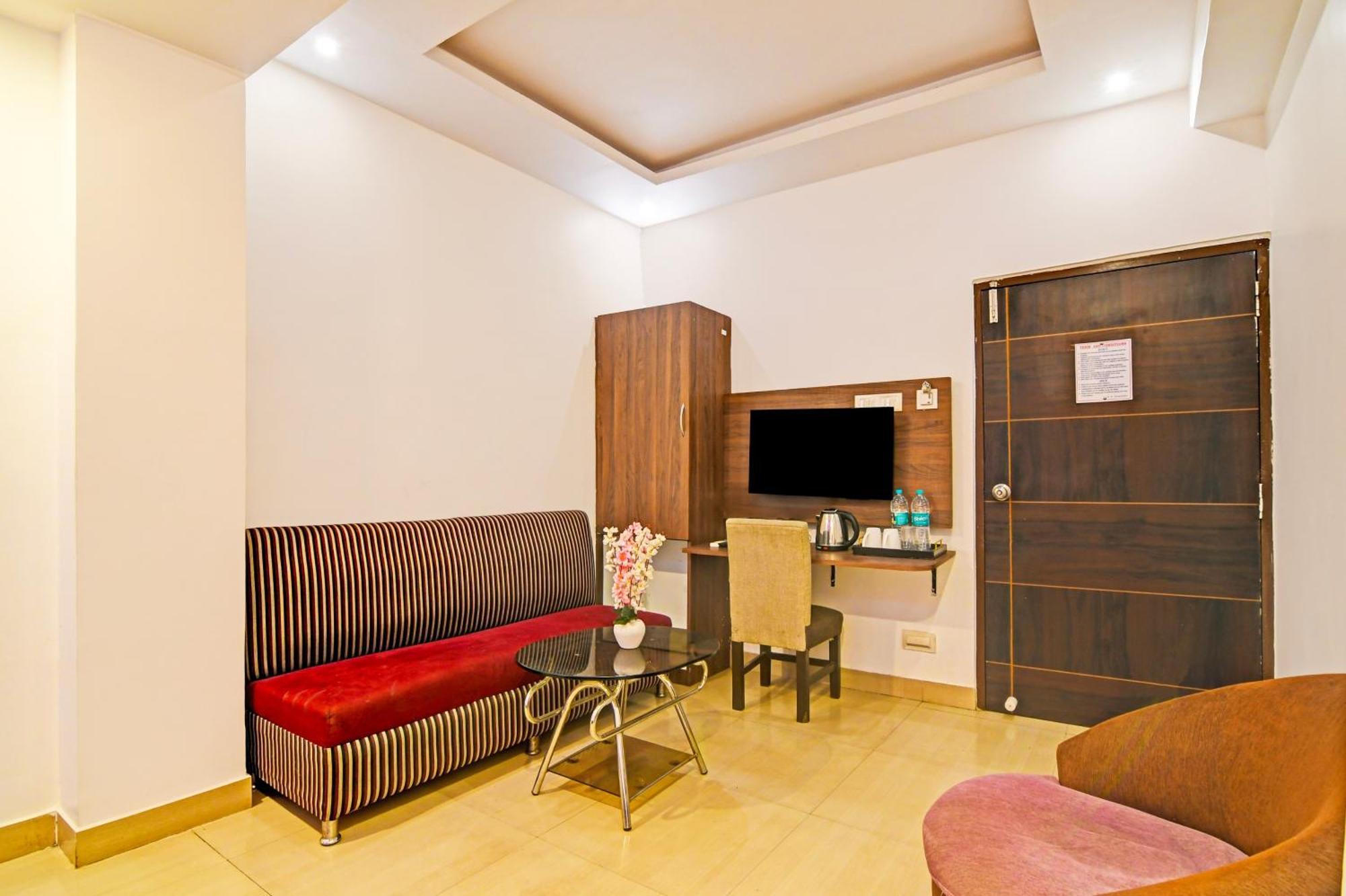 Super Hotel O Baguiati Nager Bazaar Buitenkant foto